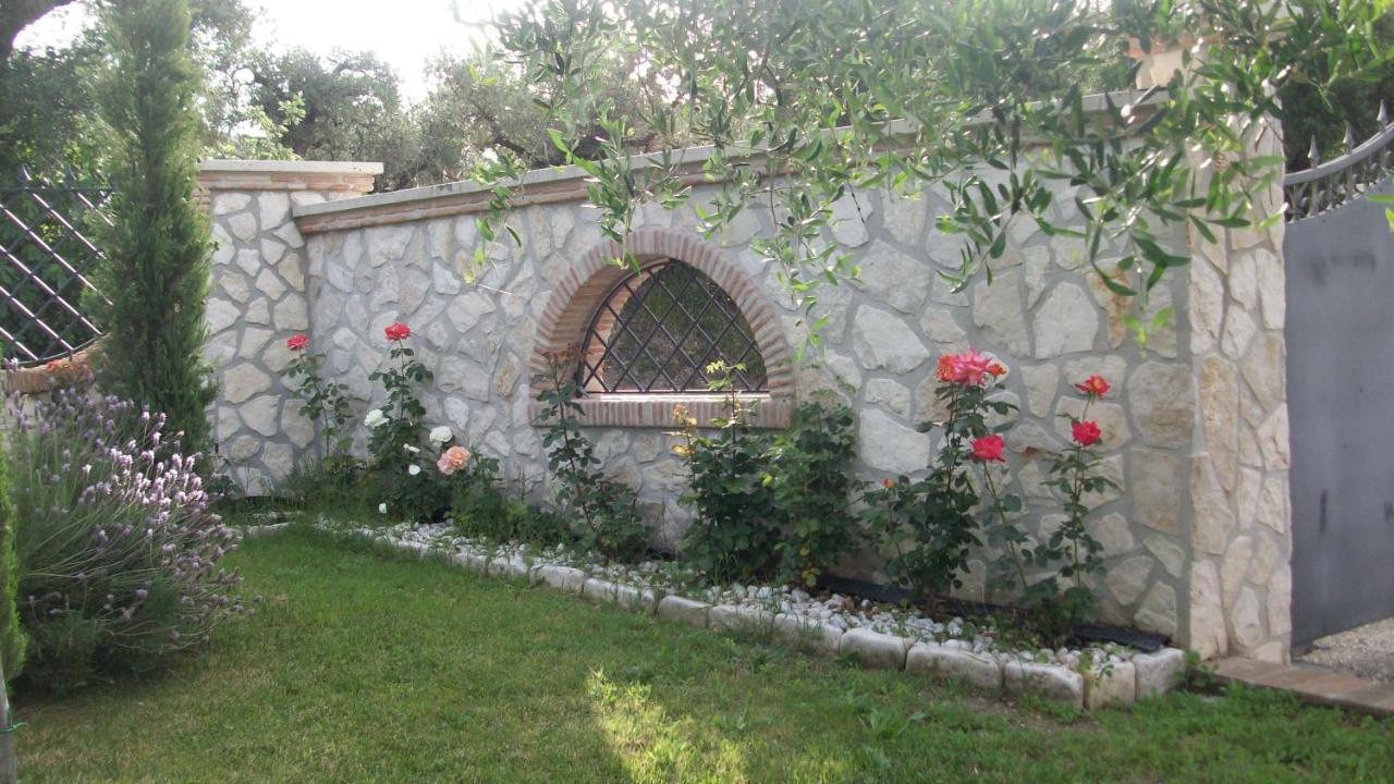 Il Giardino Degli Ulivi Bed and Breakfast Canneto  Eksteriør billede