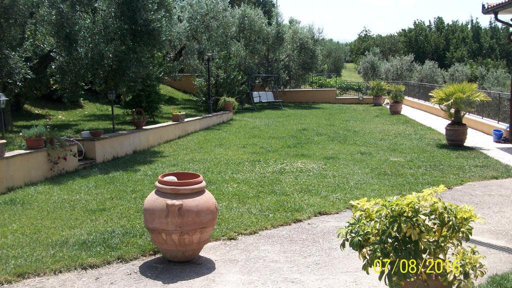 Il Giardino Degli Ulivi Bed and Breakfast Canneto  Eksteriør billede